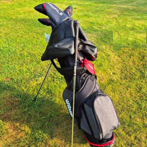 Wilson, zestaw kijów do golfa PROFILE, 10 kijów na stalowych szaftach z torbą, set (11 elementów, gracz leworęczny)