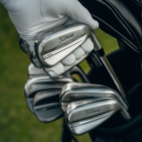 Titleist, zestaw kijów ironów do golfa T350, model 2025, grafity grafitowe regular, 5-PW-SW (7 szt).