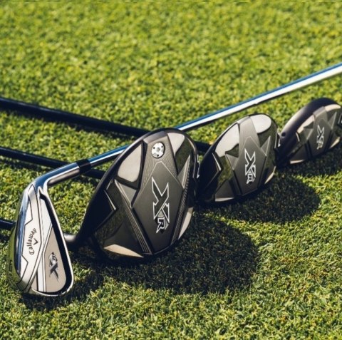 Callaway, zestaw kijów do golfa model XR-26 (12 kijów z torbą typ standbag), irony na staloowych szaftach regular, dla golfisty 